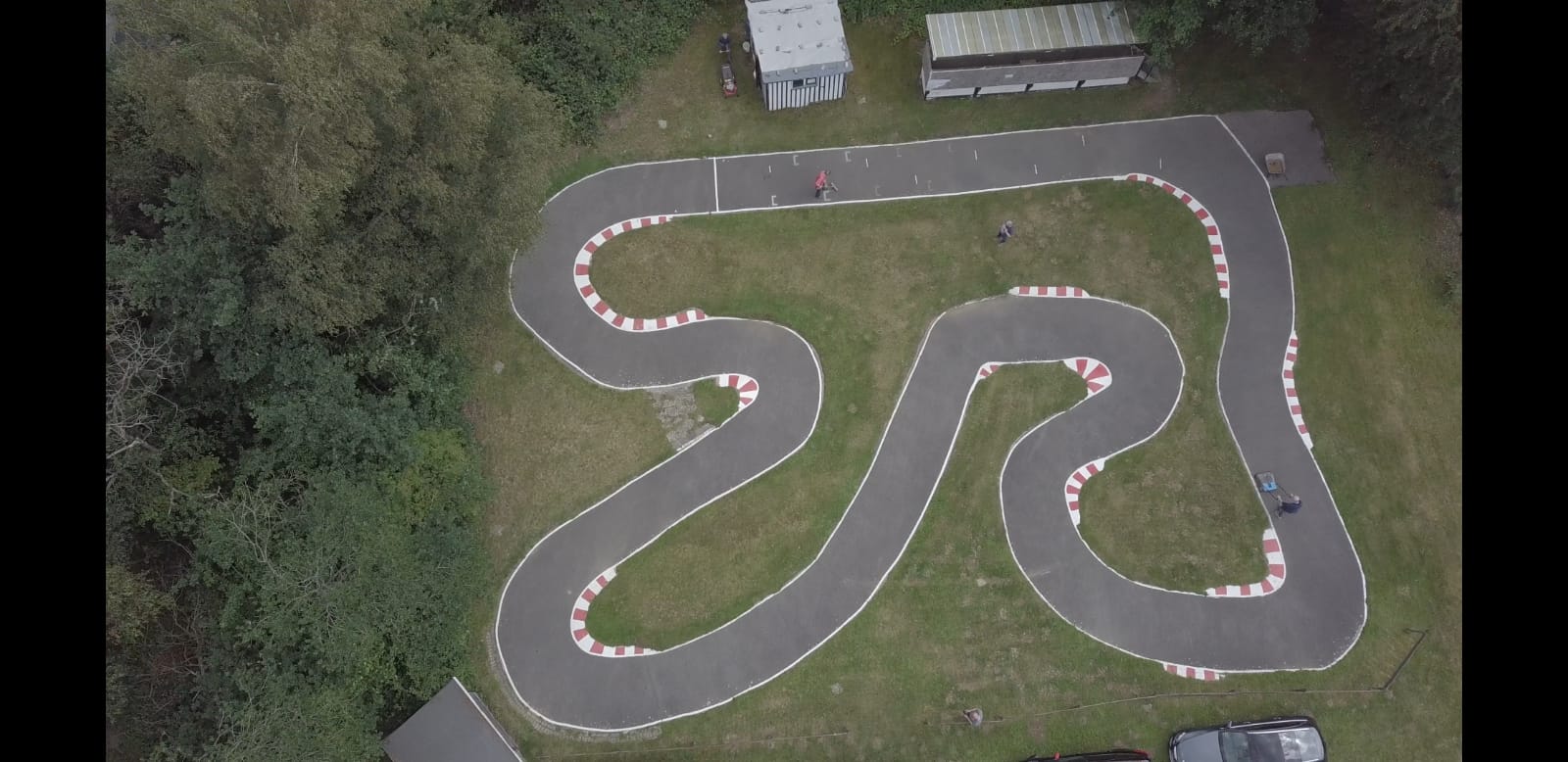 ROCAR Outdoor-Rennstrecke des RCCars Bergisch-Born e.V. aus der Luft